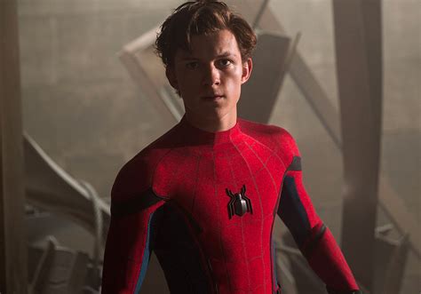 Le Premier Spider Man Avec Tom Holland Spider-Man : premières photos de Tom Holland et son costume qui le